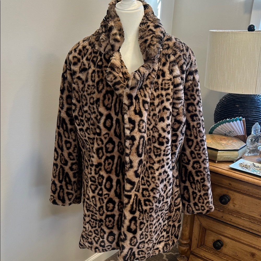 Chic Leopard Print Teddy Jacket - image 6